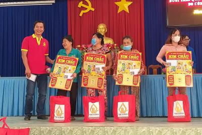 MỪNG XUÂN TÂN SỬU 2021: Tấn Vương trao quà Tết tại Nhơn Mỹ